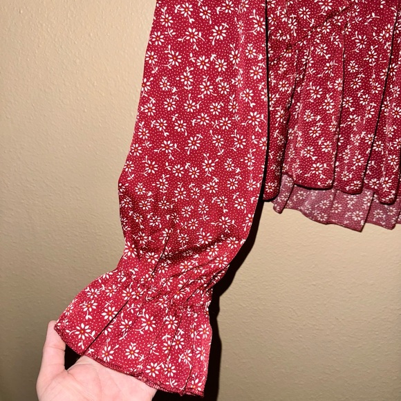 Floral red long-sleeve blouse with elastic waste and sleeves - Picture 6 of 8